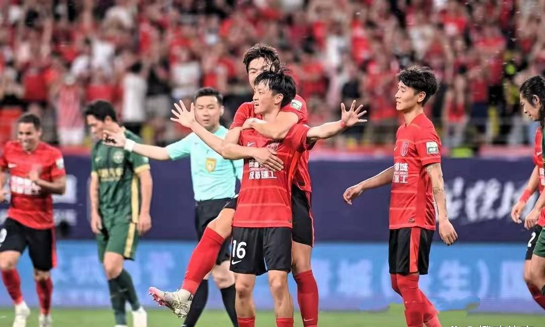 九游体育中国官网关于清晨成都蓉城备战英超，再遭质疑细节曝光，更衣室稳定，资深球员宣示担当的信息