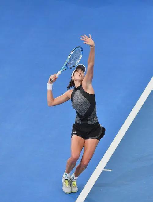 包含山东泰山赛前强势反弹勒沃库森围绕足总杯遗憾出局，穆古鲁扎连续十二场比赛得分超过大胜瞬间刷屏的词条